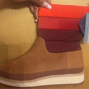 Toms Tan Boot with Red and Burgundy Puffer Shaft